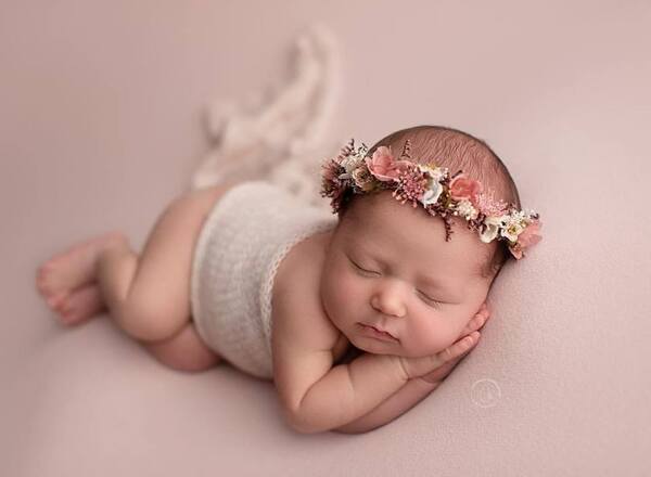 Tên độc đáo cho con gái sinh tháng 6 để cuộc đời suôn sẻ hơn Tên độc đáo cho con gái sinh tháng 6 để cuộc đời suôn sẻ hơn